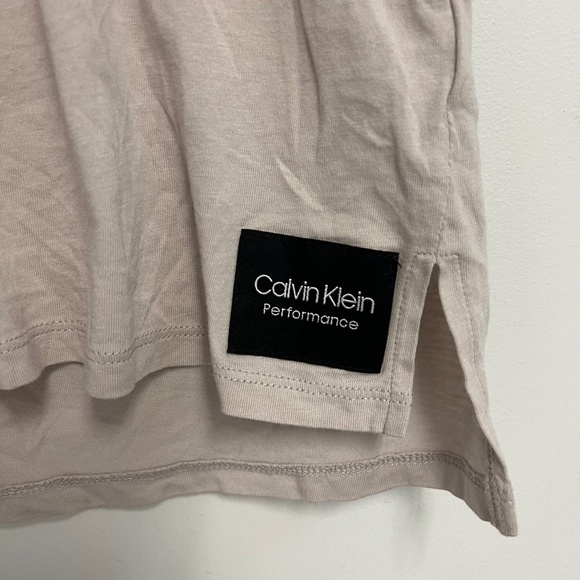 Calvin Klein performance t shirt - Picture 2 of 4